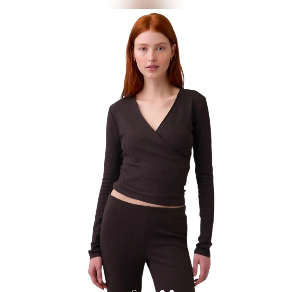 Gap NWT Black Modern Wide Rib Wrap V-Neck T-Shirt Top, Size Large
